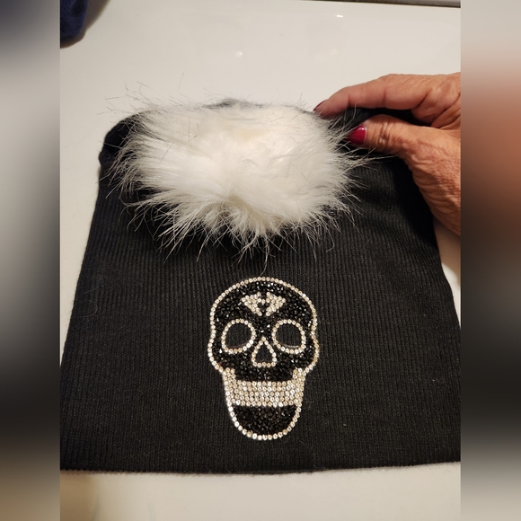 New Beanie hat with skull embellishment & pom-pom - Picture 3 of 6
